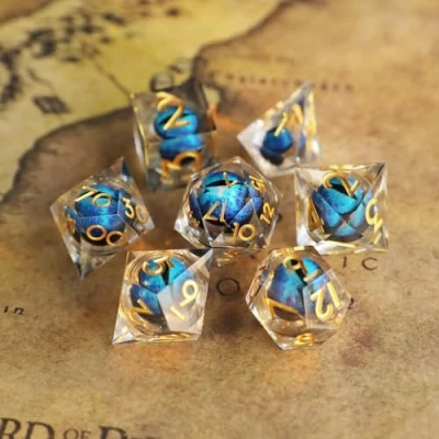 Imagen de DND Dados de rol Nucleo Liquido Ojo Dragón Movedizas Juego Dado Poliédrico y Borde Afilado Resina D&amp;D 7 piezas para Mazmorras Dragones Pathfinder RPG MTG D4 D6 D8 D10 D12 D20 D%