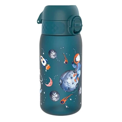 Imagen de Ion8 Botella de Agua para Niños, 350ml, a Prueba Fugas, Fácil Abrir, Cerradura Segura, Apta Lavavajillas, Sin BPA, Asa Transporte, Limpiar, Neutro en Carbono, Diseño Espacio