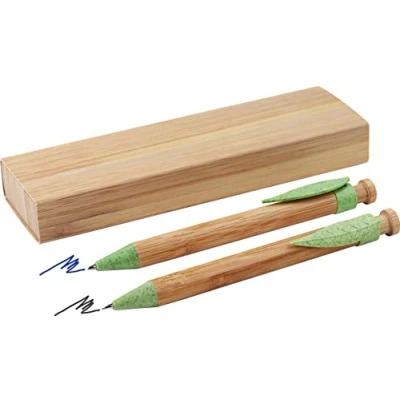 Imagen de MPM Juego de bolígrafos y lápices bambú con clip paja trigo en caja papel, 2 unidades, tinta azul lápiz, madera clara/verde