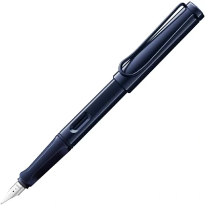 Imagen de Lamy safari dark dusk Pluma estilográfica con empuñadura ergonómica y plumín de acero pulido en tamaño M ideal para cualquier escritura caligrafía incluye cartucho T 10 azul Diestro