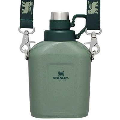 Imagen de STANLEY Legendary Classic Canteen Botella de agua 1.1 cuartos galón, cantimplora acero inoxidable con correa y tapa a prueba fugas, apta para lavavajillas sin BPA