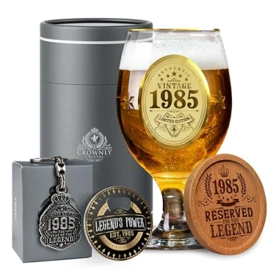 Imagen de CROWNLY CRYSTAL® 1985 Regalos Originales De 40 Cumpleaños Copas Cerveza Personalizados Decoracion Tarjeta Felicitacion Regalo Original Para Hombre