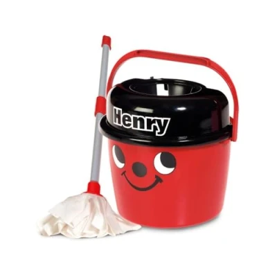 Imagen de Casdon Henry Mop &amp; Bucket Toy Cleaning Set For Children Aged 3+, Features Henry’s Cheeky Face Lots of Fun!
