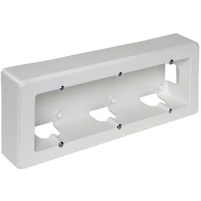 Imagen de Zócalo blanco 3 elementos 253x96x43mm, ideal para acabados en paredes y protección de cables interiores.