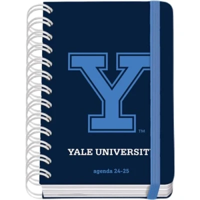 Imagen de Dohe Agenda Escolar 2024 2025 Día por Página, Tamaño A6 (12x17 cm), Cierre Anillas y Goma, Español e Inglés, 4 Páginas de Pegatinas, Septiembre a Junio, Material Yale University Navy