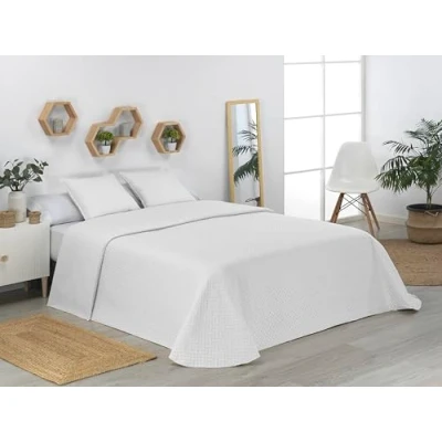 Imagen de Donegal Collections Colcha Bouti Lisa Acolchada y Reversible + 1 Cojin Cama 105/120 cm, Color Blanco. Cubrecama de Microfibra Extrasuave, Primavera Verano, Fresca, Acolchado Fino