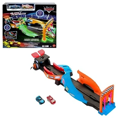Imagen de Mattel Disney Pixar Cars Night Racing Pista para coches de juguete que brilla en la oscuridad, incluye 2 vehículos, +3 años (HPD80)