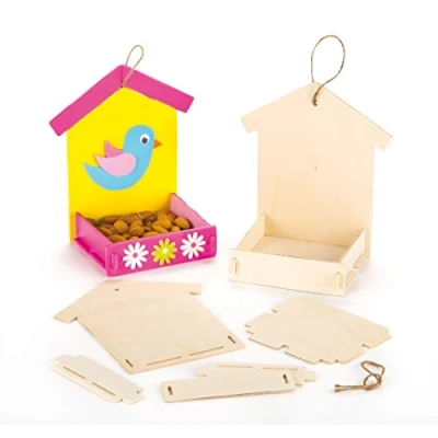Imagen de Baker Ross Kits de comederos madera para pájaros que los niños pueden pintar, decorar y colgar (pack 3) Beige (AF340)