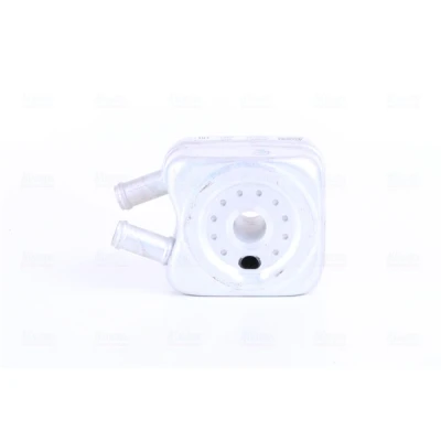 Imagen de NISSENS 90608 Radiador de aceite sin alojamiento del filtro VOLKSWAGEN: Passat B5 GP Berlina, Caddy 3, Golf 4, SEAT: Leon II Hatchback