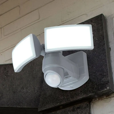 Imagen de Lámpara led de pared exterior Arc con detector movimiento, 19 W, 1200 lúmenes, IP54, color blanco
