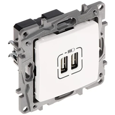 Imagen de Legrand Niloe 764594 Toma de corriente doble USB para empotrar con marco, color blanco