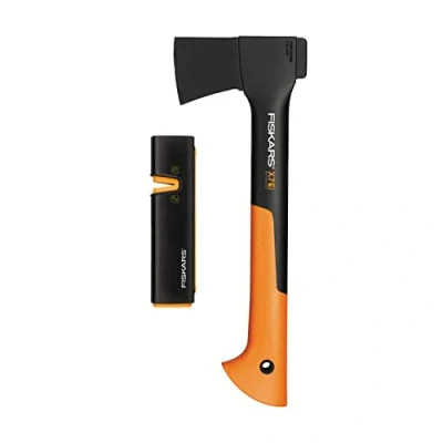 Imagen de Fiskars Set de hachas, Hacha universal con protección transporte, Longitud: 35,5 cm, Recubrimiento antiadherente, X7 XS, 640 g; Afilador hachas y cuchillos: cabezal cerámica, Xsharp, 1020183