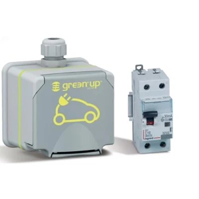 Imagen de LEGRAND, Green&#039; Up 090470DE Enchufe para vehículos eléctricos y híbridos plug in, modo 1&amp;2, 1 fase, corriente de carga 8 16 A, 3,7 kW, 230 V, AP, IK08, IP44, incluye interruptor FI/LS,