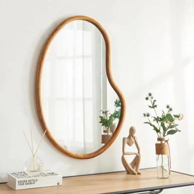Imagen de [en.casa] Espejo de Pared Asimétrico Baño Salón Elegante Diseño Atemporal con Ganchos Suspensión Sin Distorsiones Marco Madera Paulownia MDF 75 x 55 cm Efecto Roble