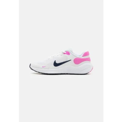 Imagen de Nike Performance Revolution 7 Zapatillas de competición para niños, Talla: 32, White/midnight navy/playful pink Zapatos