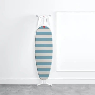 Imagen de Rayen Funda Tabla de Planchar Universal Ajuste EasyClip 4 Capas: 100% Algodón con Titanio Acolchado Espuma Antigoteo Medida: 130 x 47 cm Estampado Azul