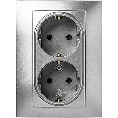 Imagen de FAMATEL Doble base Enchufe de empotrar Serie Habitat 15 Fácil instalación Alta estanqueidad del producto Libre hálogenos Protección Infantil TT 16A 250V Aluminio