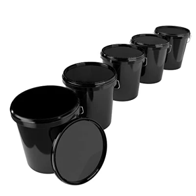 Imagen de 5 cubos con tapa de 16 litros, color negro, aptos para alimentos, herméticos y estables, vacíos asa cierre, productos químicos pared, adhesivos en polvo