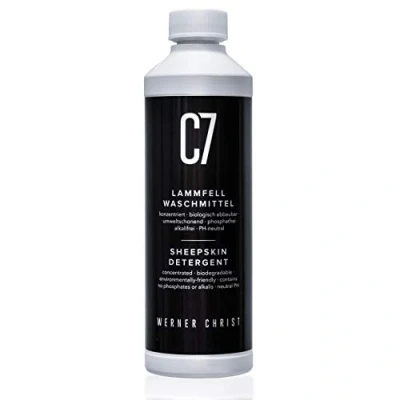Imagen de Detergente especial para piel de cordero C7 WERNER CHRIST Jabón líquido lavar a lavadora o mano productos fibras naturales lana. Biodegradable y ecológico, 500 ml