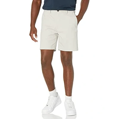Imagen de Amazon Essentials Pantalones Cortos Chinos de Corte Clásico con Pernera 18 cm Hombre, Plateado, 32W
