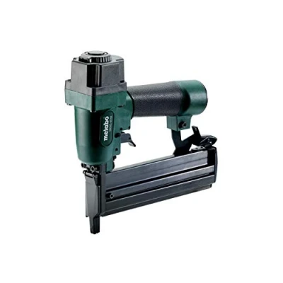 Imagen de Metabo 601562500 Clavadora Grapadora Neumática DKNG 40 50 Presión 5 7 Bares con Maletín