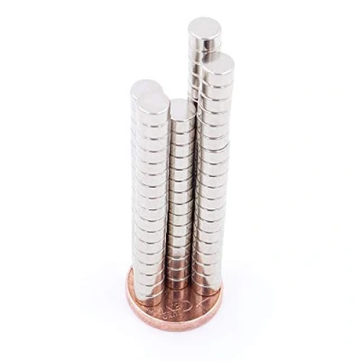 Imagen de Brudazon 50 Mini imanes Discos 5x2mm N52 Nivel más Fuerte Los de neodimio Ultra Fuertes Imán del Poder para la Toma Modelo, Foto, Pizarra Blanca Pequeño, Redondo y Extra