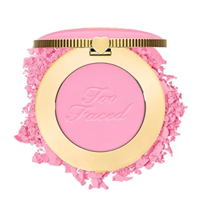 Imagen de Too Faced ORIGINAL Cloud Crush Colorete sedoso Blurring Blush Fórmula aterciopelada en polvo de segunda piel 5,0 gramos / 0.17 Oz. color CANDY CLOUDS