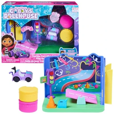 Imagen de LA CASA de MUÑECAS GABBY Sala Juegos CARLITA felincreíble con el Coche Juguete Carlita, 2 Accesorios, Muebles y Cajas Sorpresa 6064149 Juguetes Niños 3 Años +