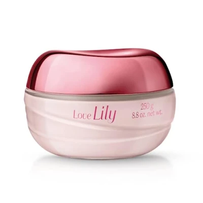 Imagen de O Boticário Love Lily Crema Hidratante Corporal Perfumada Satinado Loción Para El Cuerpo Fragancia Prolongada y 48 Horas de Hidratación 250 g