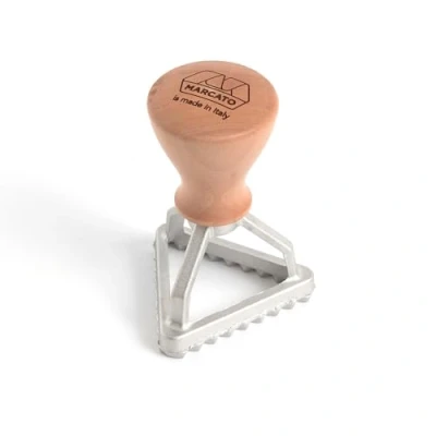 Imagen de Marcato Molde para Ravioli y Galletas, Formas Ravioli, Moldes en Madera Maciza Aluminio Fundido, Triangular de 54 mm