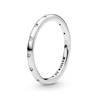 Imagen de Pandora Timeless Anillo con banda simple centelleante de plata circonitas cúbicas transparentes, talla 50