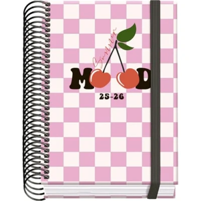 Imagen de Dohe Agenda Escolar 2025 2026 Día Página (12x17 cm), Español e Inglés, Septiembre a Junio, Cierre de Espiral y Goma, Tapa Dura, 4 Páginas Pegatinas PRIME Cherry