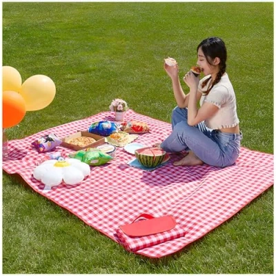 Imagen de TFSZE Manta Picnic Impermeable 150x200cm,Tapete De Plegable,Alfombras Ligero,Tapete con Asa,Apta para Hacer Senderismo, Viajar, IR Acampada, A Parques（Rojo Rejilla）