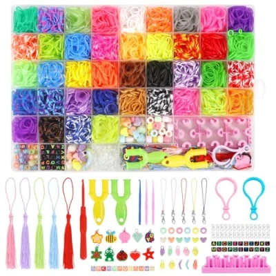 Imagen de DICLLY Juego de Correas Loom,Kit 4000+ Piezas con 40 Colores Vibrantes,Bandas Wlásticas para Bricolaje,Manualidades y Joyería DIY Niños,Set Completo Hacer Pulseras,Anillos Collares