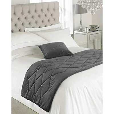 Imagen de Paoletti Camino de Cama Riva Diamantes imitación, Color Gris Peltre, Lentejuelas Cristal Diamante, diseño geométrico Acolchado, 100% poliéster, Relleno 70 x 220 cm, diseñado