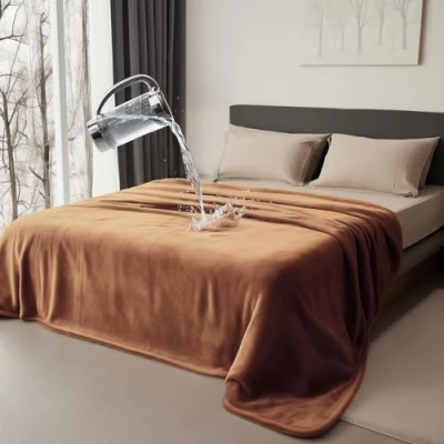 Imagen de Bedding Aid Colcha Impermeable Reversible, Protector Antifugas para Proteger Colchón, Sofa, Couch de Orines y Derrames Adultos, Bebés, Perros, Mascotas (Beige/Azul Grisáceo, 152x203cm)