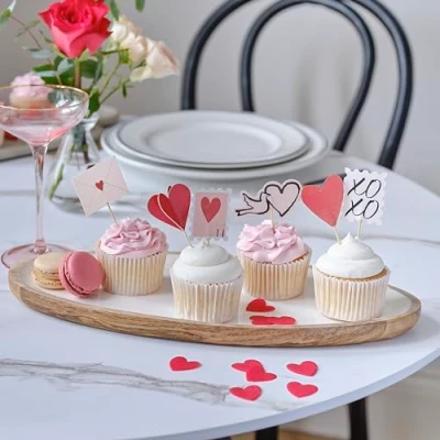 Imagen de Ginger Ray Decoración para cupcakes del día de San Valentín con corazones, sellos, sobres y más, paquete 12