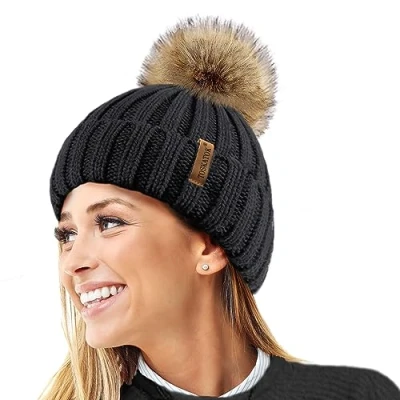 Imagen de TOSKATOK® Invierno de Las Mujeres Costilla Punto Hat/Beanie con Desmontable Piel Falsa Chunky Pom Bobble Black
