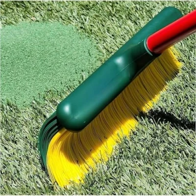 Imagen de Cepillo Cesped Artificial. Barredora o Peinadora Escoba Rastrillo Artificial Sin Mango. Ideal Accesorio De Jardin Compatible con Todo Tipo Rosca.