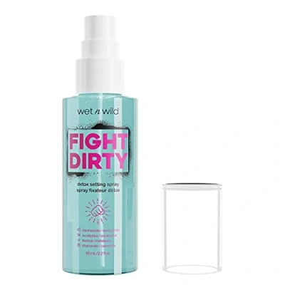 Imagen de Wet n wild, Fight Dirty Clarifying Setting Spray de Maquillaje con Fórmula Hidratante, Larga Duración, a Prueba Mascarillas,Transferencias y Contaminación, Acabado Natural