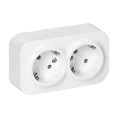 Imagen de Miratic Enchufe Pared Schuko Toma de Corriente IP20 Superficie Blanco 16A/230VAC Duradero y Seguro para Uso Doméstico Comercial