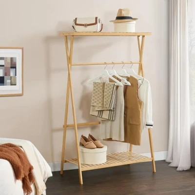 Imagen de [en.casa] Perchero Burro con 1 Barra Estante Superior para Sombreros y Zapatos en Dormitorio Recibidor Oficina Estable Bambú 140 x 90 45 cm Color natural