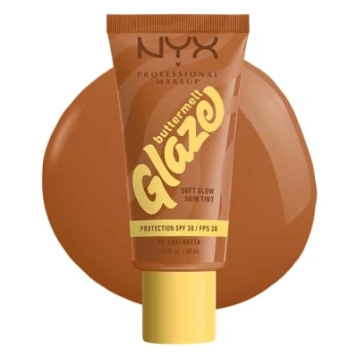 Imagen de NYX Professional Makeup Base de Maquillaje Iluminadora Buttermelt Glaze, Acabado Natural y 12H Duración, Con SPF 30, Para Todo Tipo Piel, Tono: 05 Chai Butta
