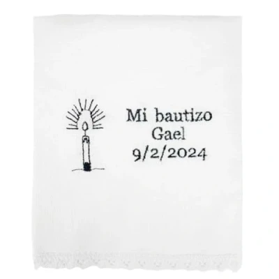 Imagen de CARREDANA Pañuelo de Bautizo Bordado Personalizado. Personaliza Nombre, Color y Fecha. Toalla Regalo Personalizado (con Vela)