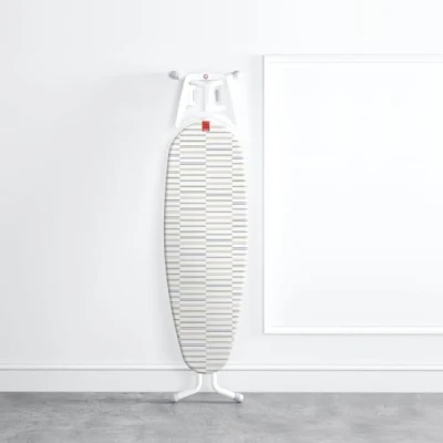 Imagen de Rayen Funda Tabla de Planchar Universal Ajuste EasyClip 2 Capas: 100% Algodón con Espuma Tejido Microperforado Medida: 130 x 47 cm Estampado Blanco