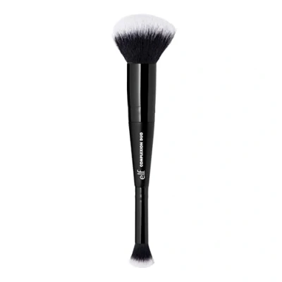 Imagen de e.l.f. Brocha doble para corrector y base, cepillo de maquillaje 2 en 1 corrector, base líquida polvo, fabricado con cerdas sintéticas