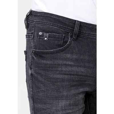 Imagen de Pantalón straigth regular fit largo denim con Cinco bolsillos, uno cerillero color Negro para Hombre