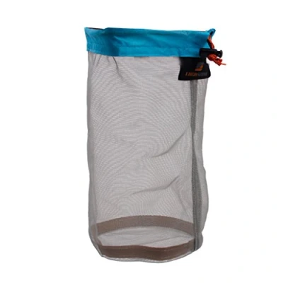 Imagen de Bolsa de almacenamiento malla ultra ligera para viajar y acampar. Tamaño plano: 25 x 18 cm