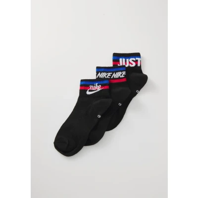Imagen de Nike Sportswear 3 PACK Calcetines de deporte, Hombre, Talla: 42 46, Black white game royal university red
