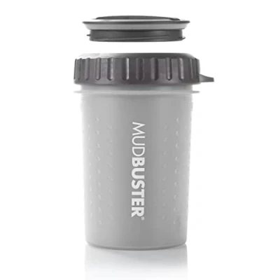 Imagen de Dexas Lidded MudBuster Limpiador portátil para patas de perro, gris claro, mediano con tapa